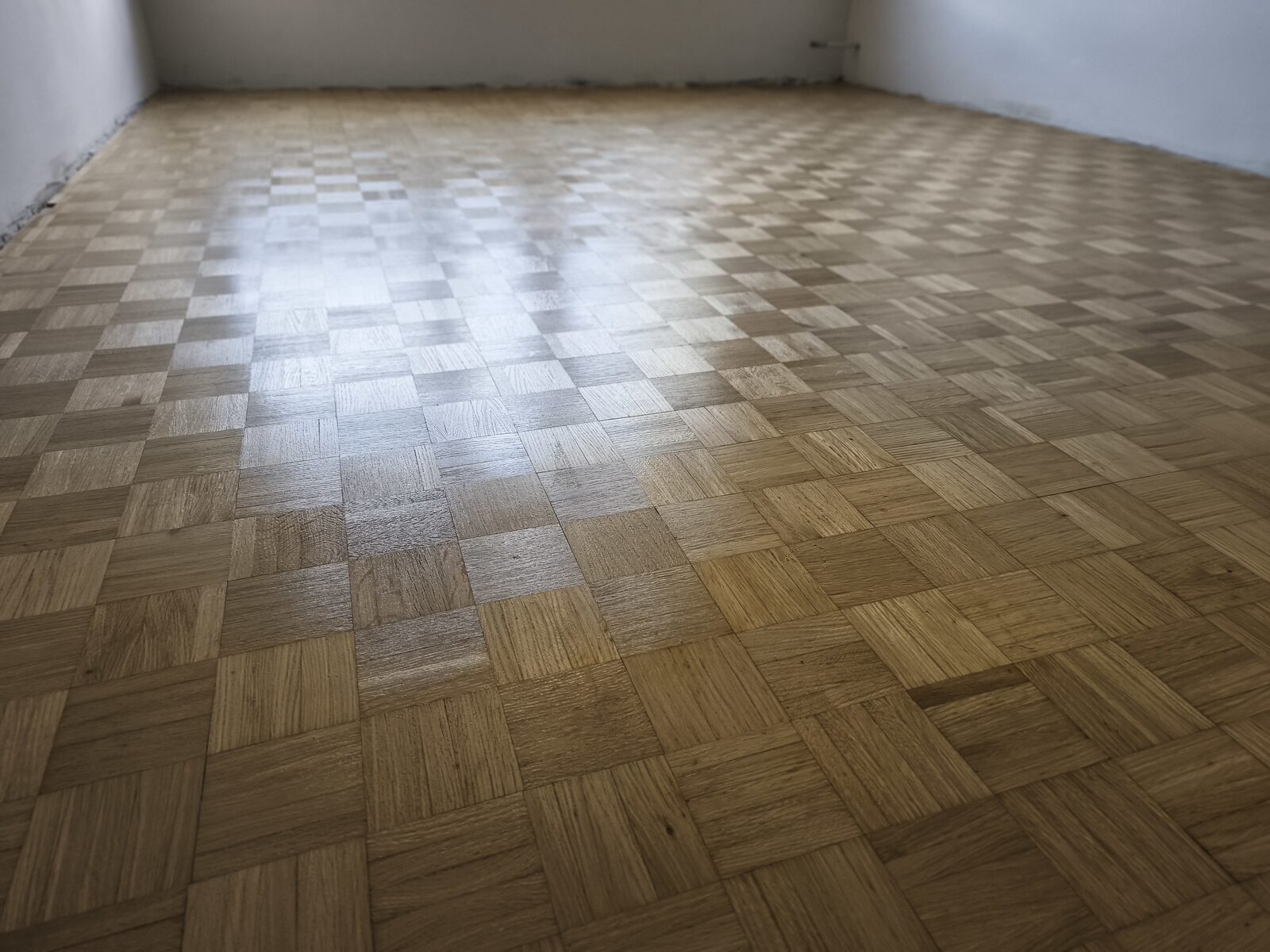 Hrastov lamelni parket, Celje